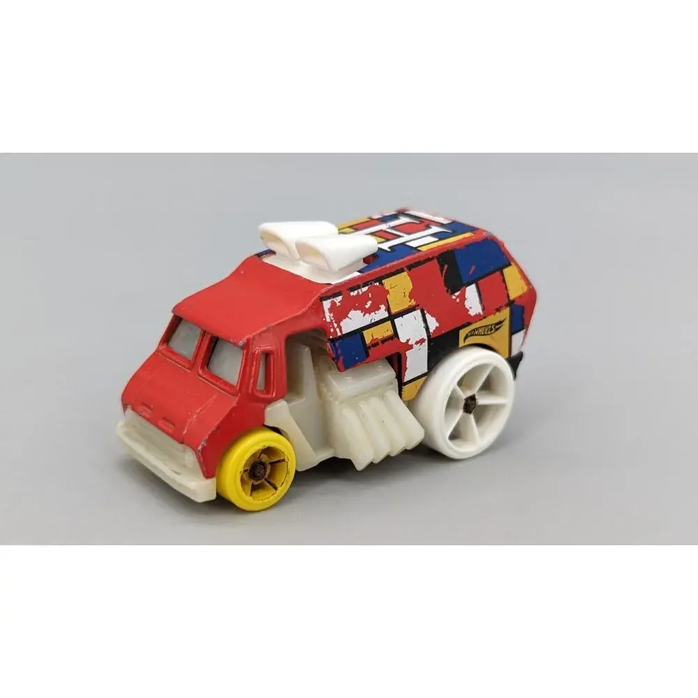 Mattel Hot Wheels Cool One 2004 Red Van 1:64 Diecast Car